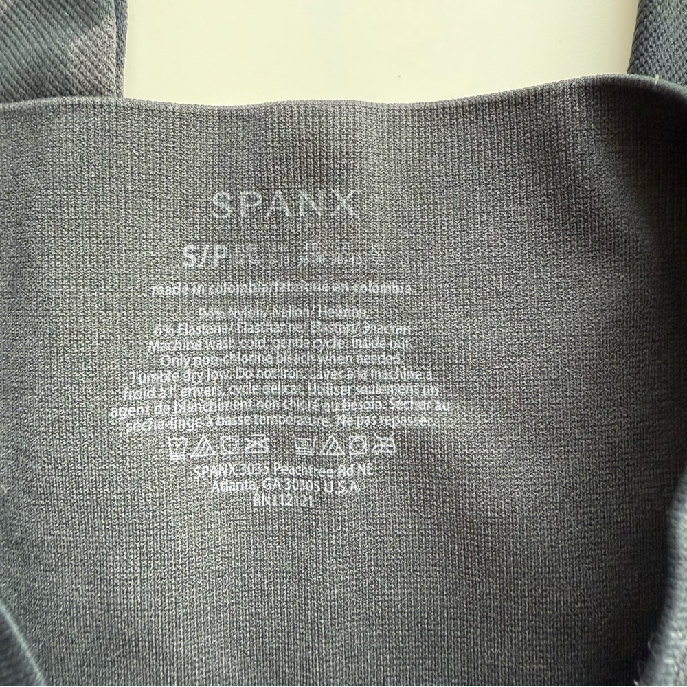SPANX Look at Me Now Seamless Cropped Legging Size Small - Picture 4 of 9